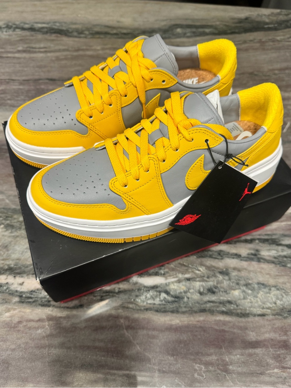 Nike Low-Top Sneakers in Yellow and Gray